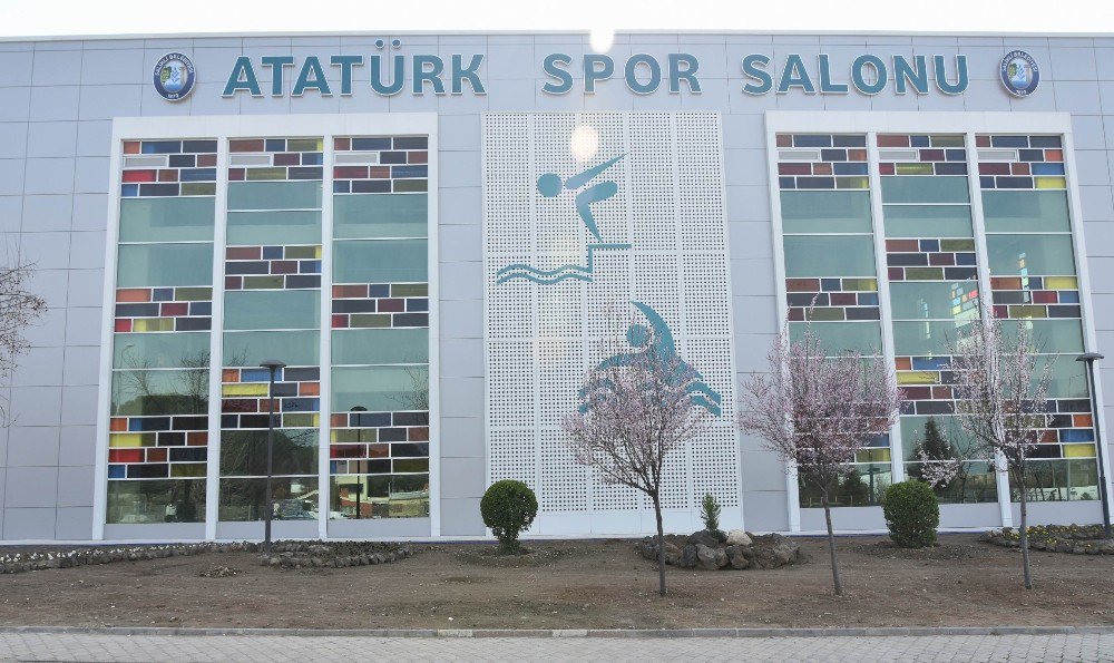 Salihli’de Maçlar Atatürk Spor Salonu’nda