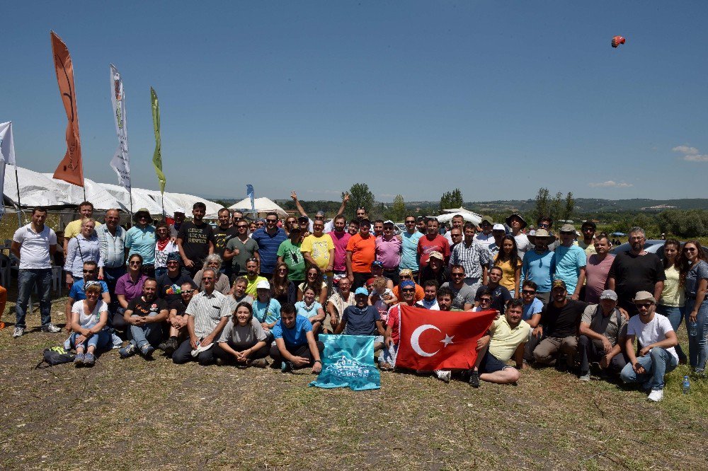 Paraşütçülerden Renkli Festival