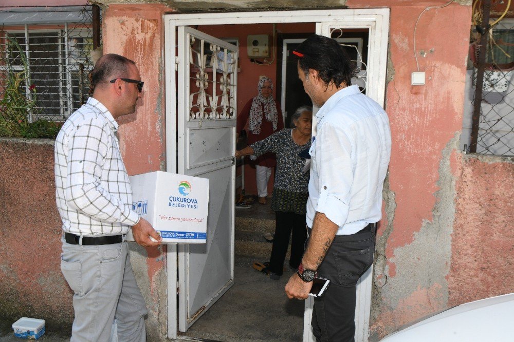 Çukurova’da İhtiyaç Sahiplerine Gıda Yardımı