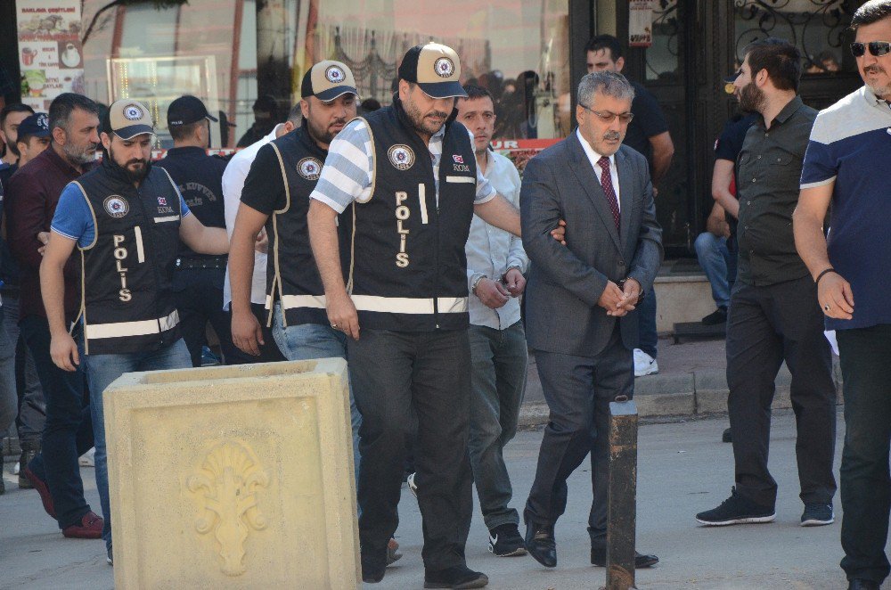 Büyükerşen’e Saldırı Olayı İle İlgili Gözaltına Alınan 5 Şüpheli Adliyede