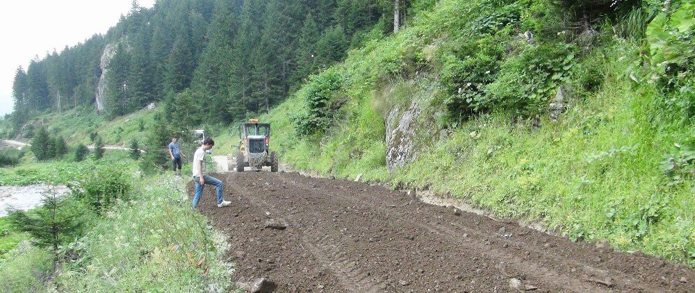 Santa Harabeleri Yolu Bakıma Alındı