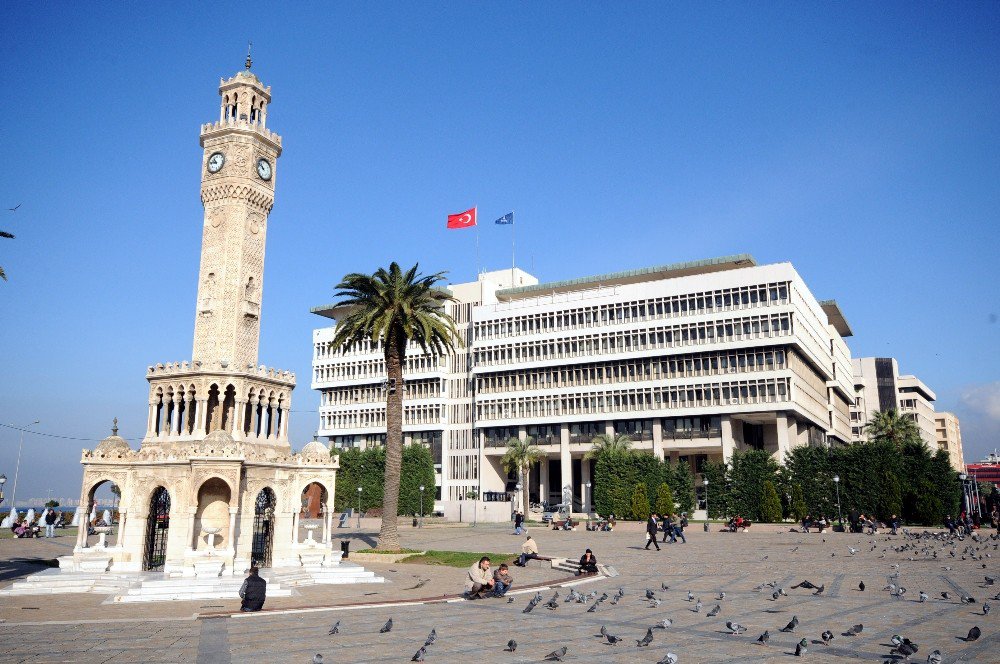 İzmir’de ’Gölge Vatandaş’ Dönemi