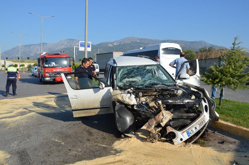 Manisa’da Trafik Kazası: 6 Yaralı