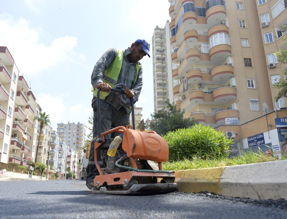 Mersin’de Asfaltlama Çalışmaları Sürüyor