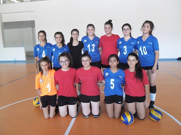 Milaslı Bayan Voleybolcular Çalışmaya Başladı