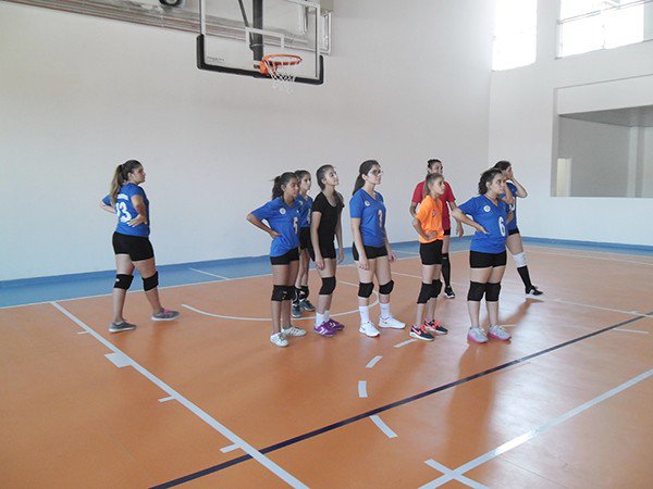 Milaslı Bayan Voleybolcular Çalışmaya Başladı