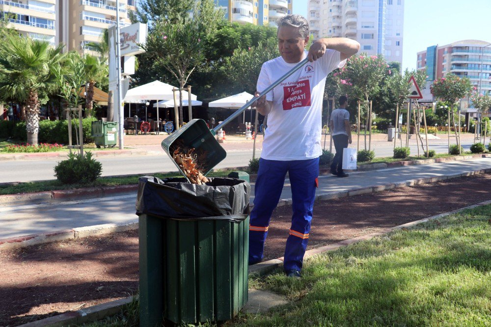 Belediye Başkanı Çöp Topladı, Aşevinde Patates Soğan Soydu