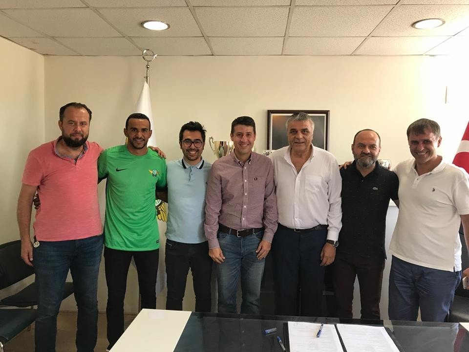 Akhisar Belediyespor Brezilyalı Futbolcuyu Renklerine Bağladı