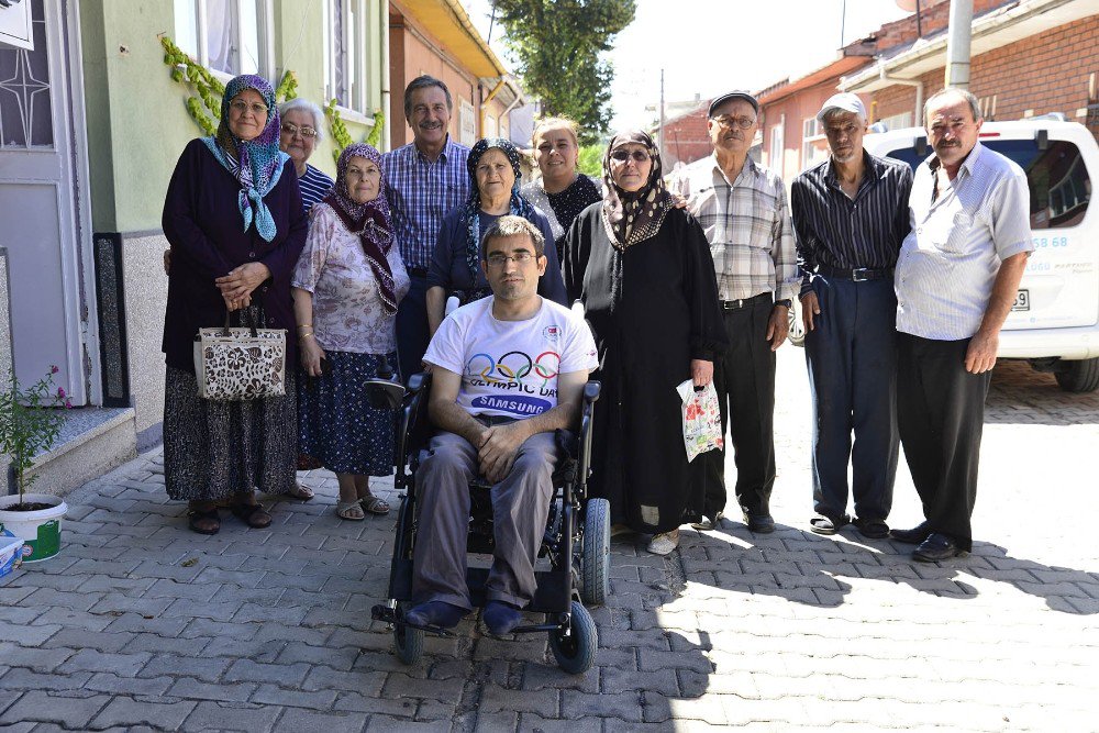 Başkan Ataç, Akülü Aracını Doğan’a Teslim Etti