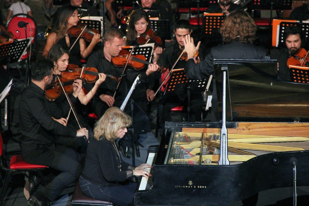 3 Bin Yıllık Antik Kentte İdil Biret Konseri