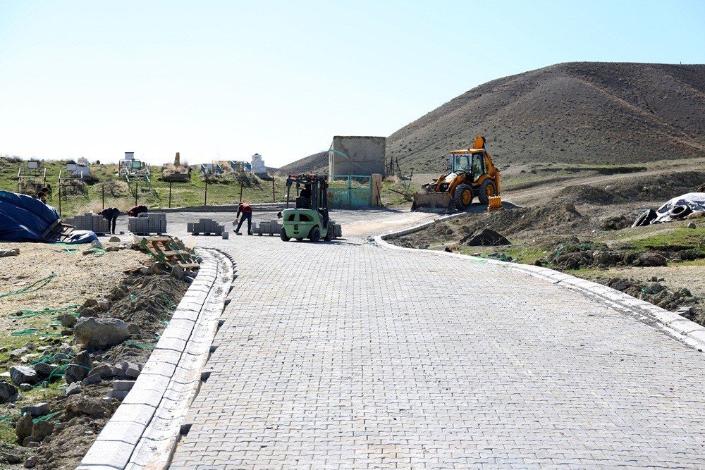 Gürpınar’da Yol Yapım Çalışması