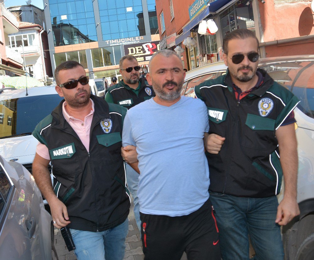 Aksaray’da Uyuşturucu Tacirlerine Operasyon: 10 Gözaltı