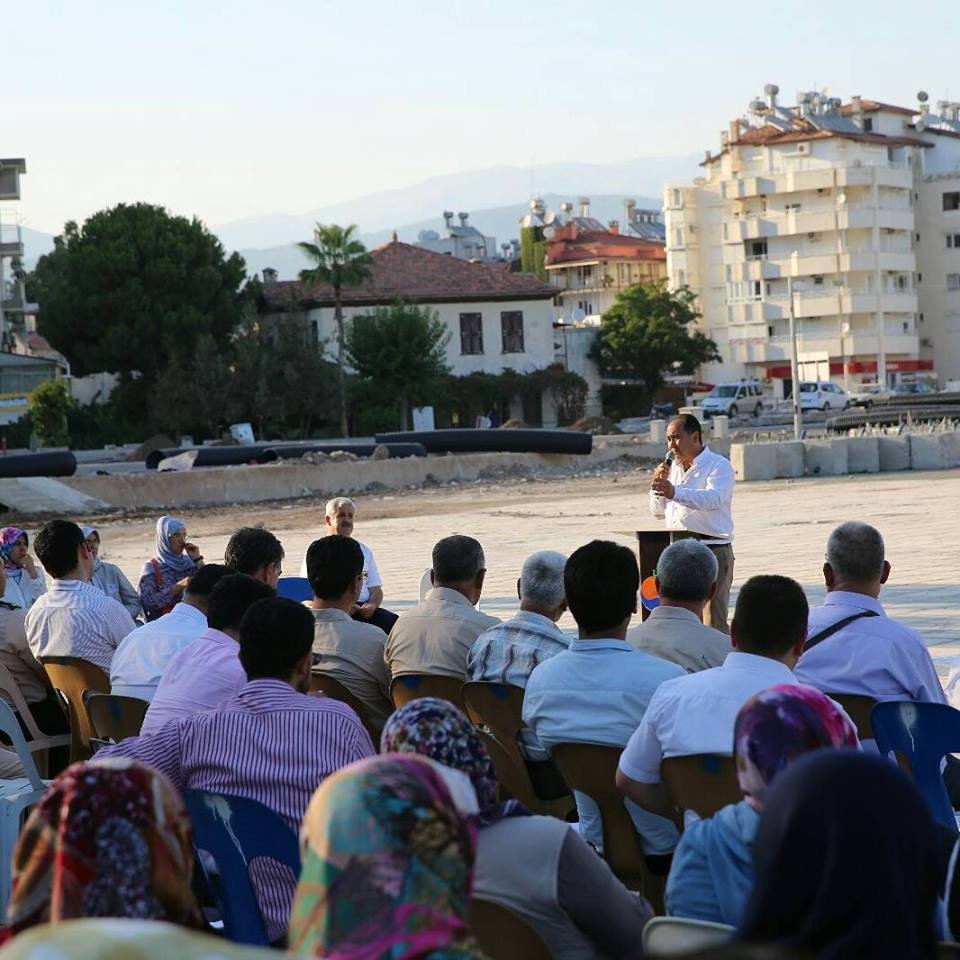 Finike’de Hacı Adayları Uğurlandı