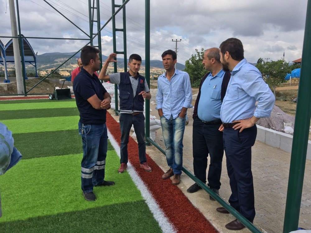 Sındırgı’lı Gençlere Halı Saha