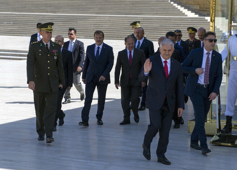 Başbakan Yıldırım, Yüksek Askeri Şura Üyeleri İle Anıtkabir’de