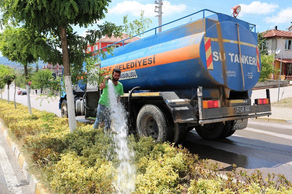 Başiskele’de Yol Çalışmalarına 10 Bin Ton Asfalt