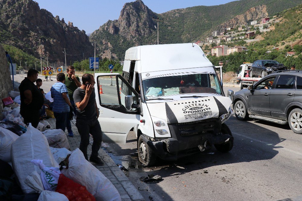 Fındık İşçilerini Taşıyan Minibüs Gümüşhane’de Kaza Yaptı: 26 Yaralı