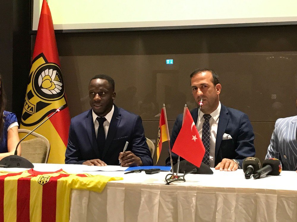 Aly Cissokho, Evkur Yeni Malatyaspor’a İmzayı Attı