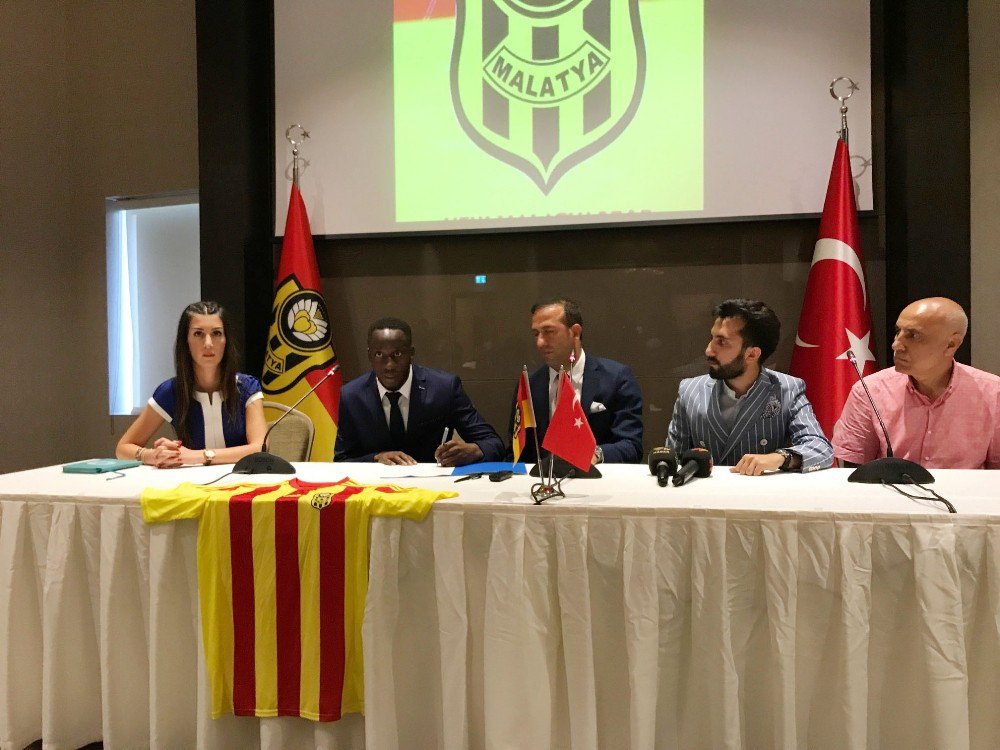 Aly Cissokho, Evkur Yeni Malatyaspor’a İmzayı Attı