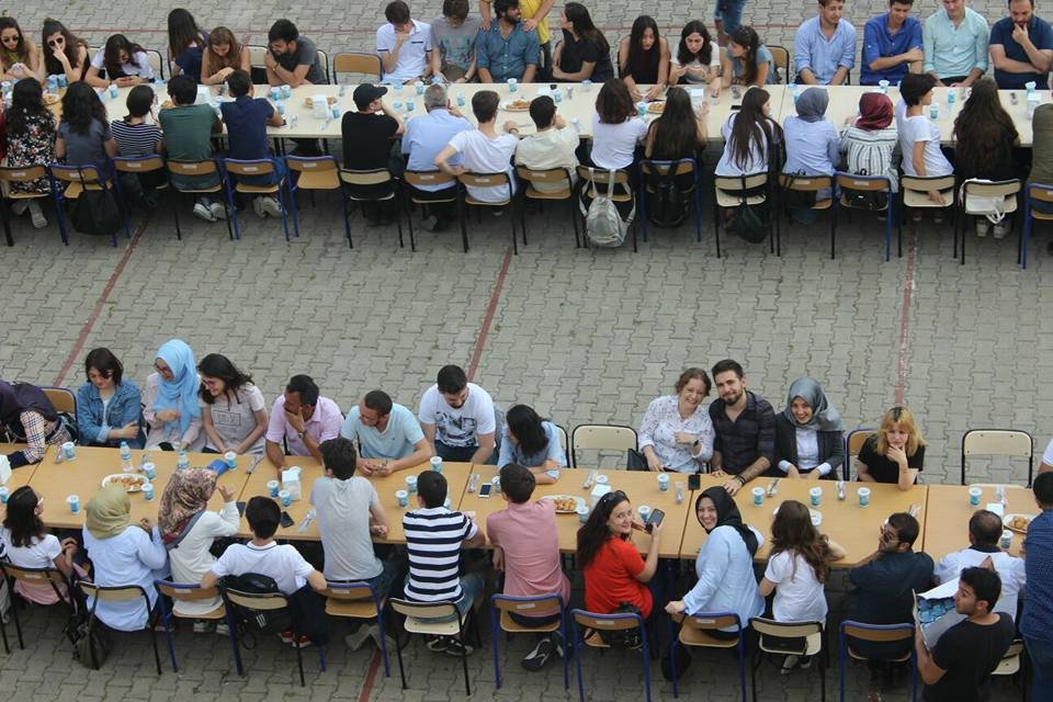 İhtiyaç Sahibi Öğrenciler İçin ‘Mezun Fonu’ Oluşturdular