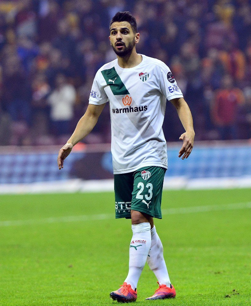 Galatasaray’ın Aziz Behich’i Gündemine Aldığı İddiasına Bursaspor’dan Yanıt