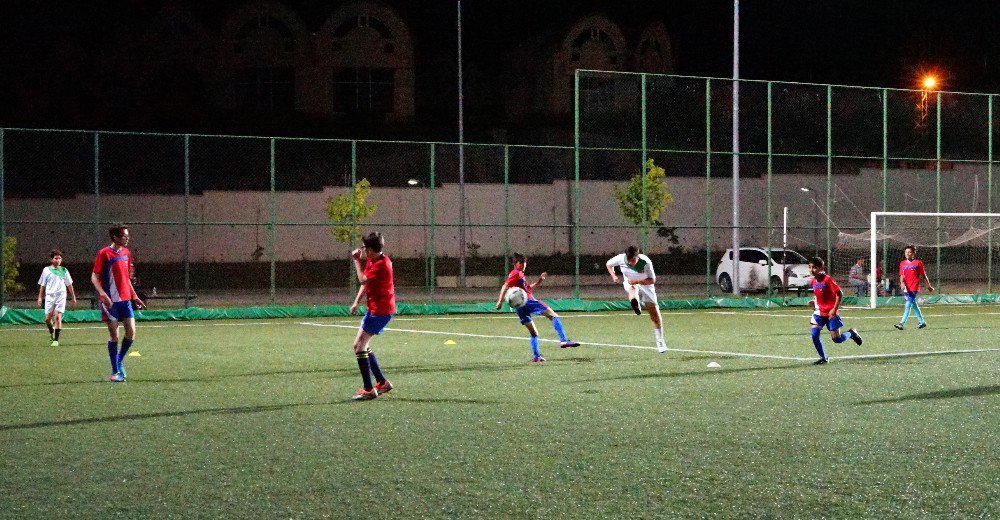 Suç Oranını Düşürmek İsteyen Muhtarlar, Futbol Turnuvası Düzenledi