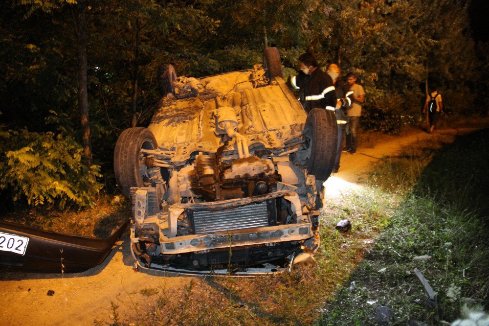 Otomobil 5 Metrelik Duvardan Uçtu:1 Yaralı