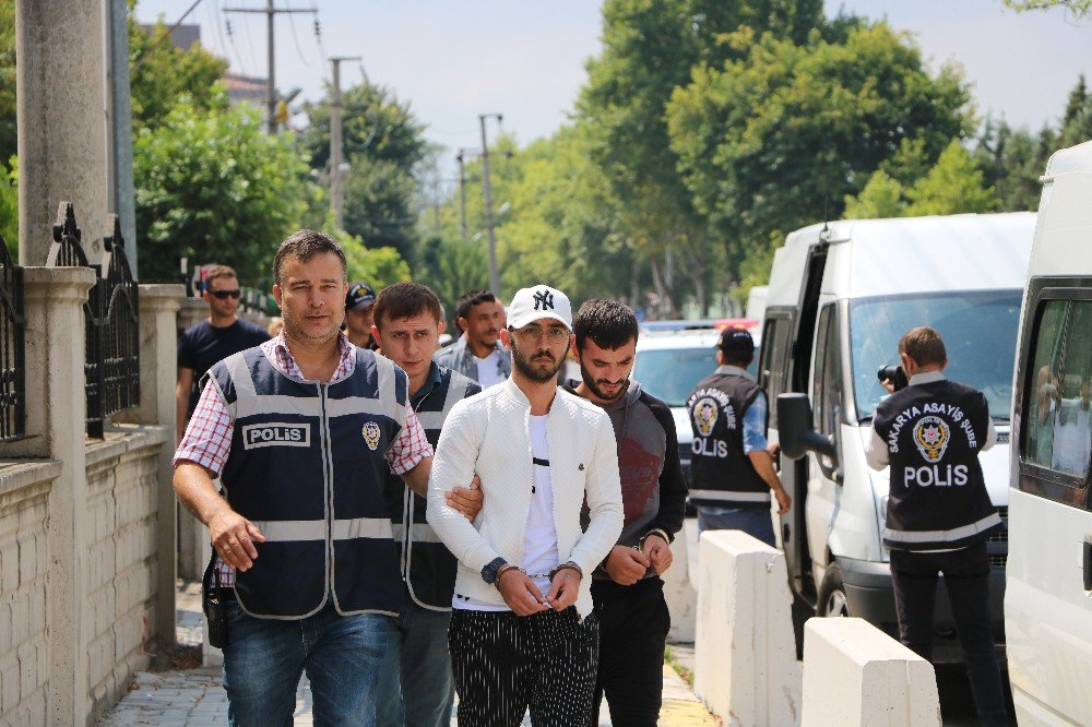 Şafak Baskınında Gözaltına Alınan 41 Kişi Adliyeye Sevk Edildi