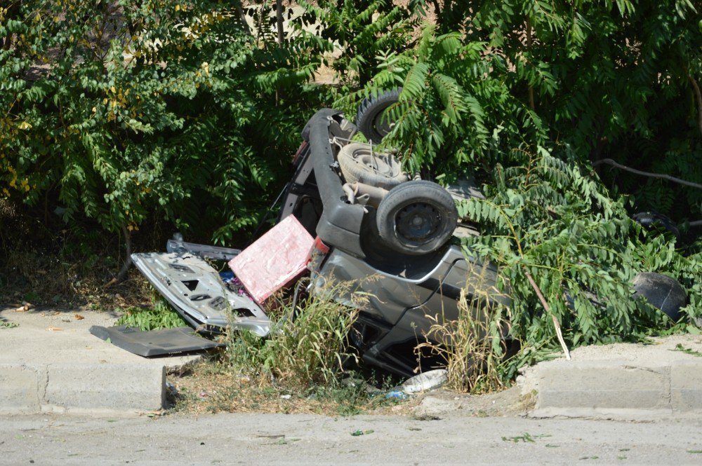 Tokat’ta Trafik Kazası: 3 Yaralı