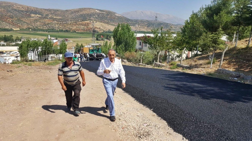 Başkan Özdemir Asfalt Çalışmasını İnceledi