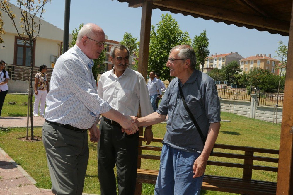 Başkan Kurt, Koca Çınar Yaşam Merkezi Müdavimlerinin Misafiri Oldu