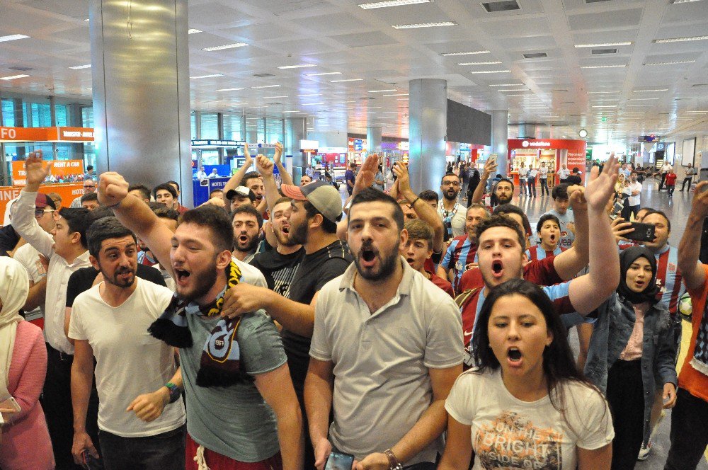 Burak Yılmaz İstanbul’a Geldi