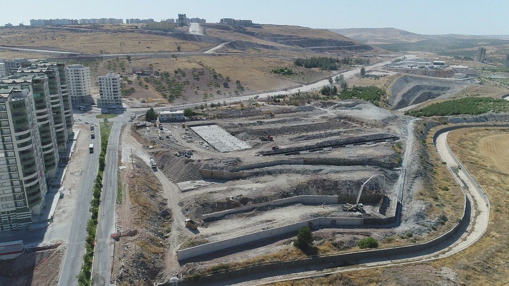 Çiftçi, Fuar Merkezi İnşaatını İnceledi