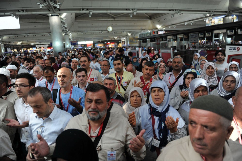 İlk Hacı Kafilesini İstanbul Müftüsü Uğurladı