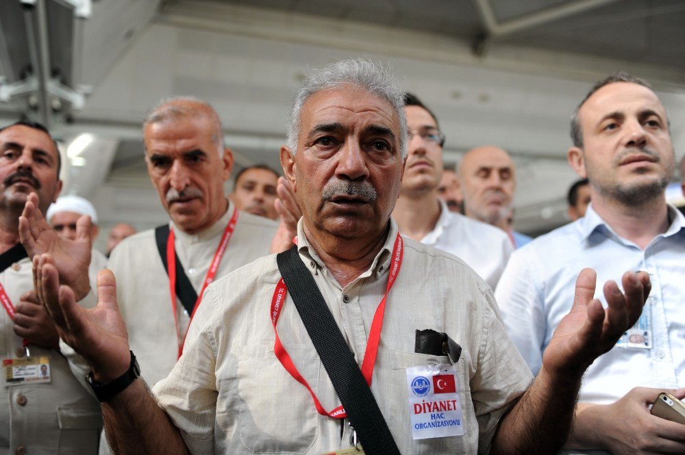 İlk Hacı Kafilesini İstanbul Müftüsü Uğurladı