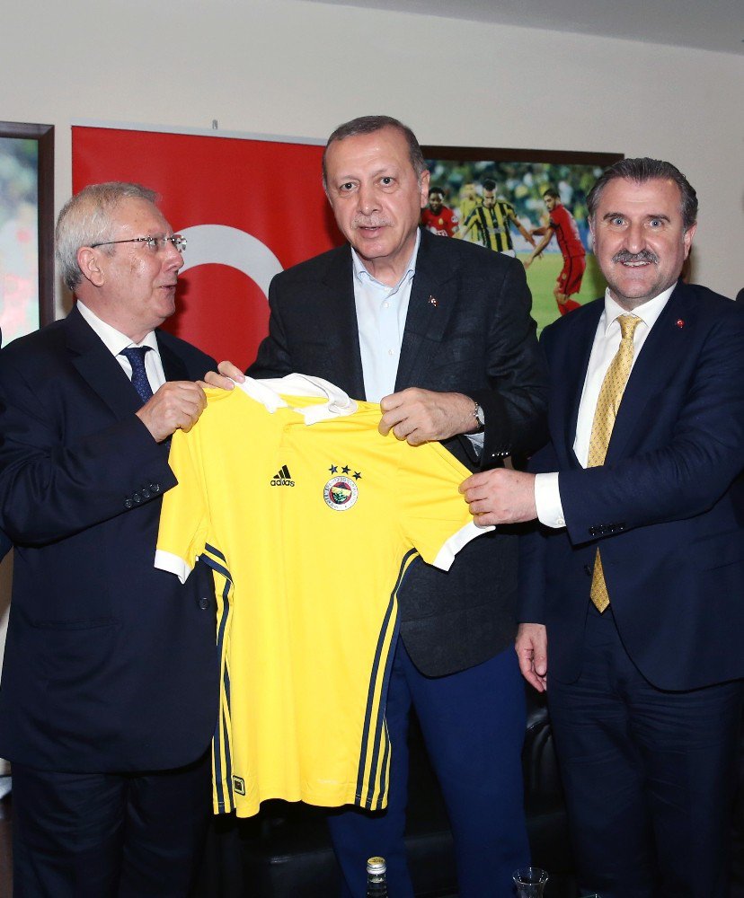 Cumhurbaşkanı Recep Tayyip Erdoğan, Fenerbahçe’yi Tebrik Etti