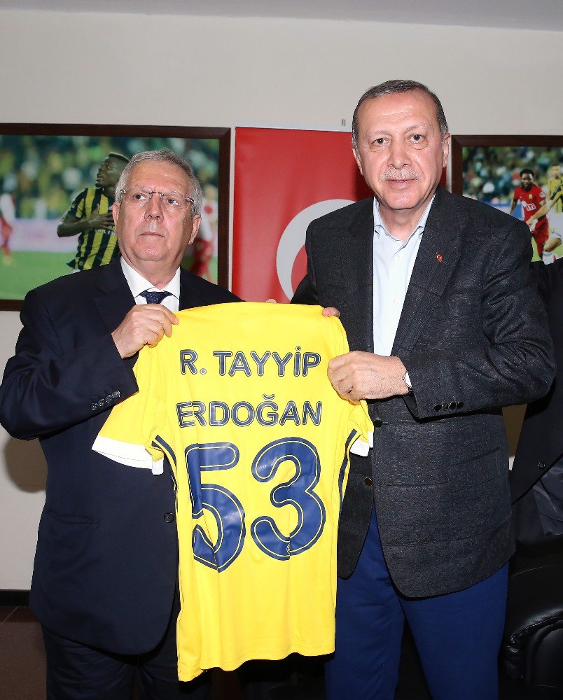 Cumhurbaşkanı Recep Tayyip Erdoğan, Fenerbahçe’yi Tebrik Etti