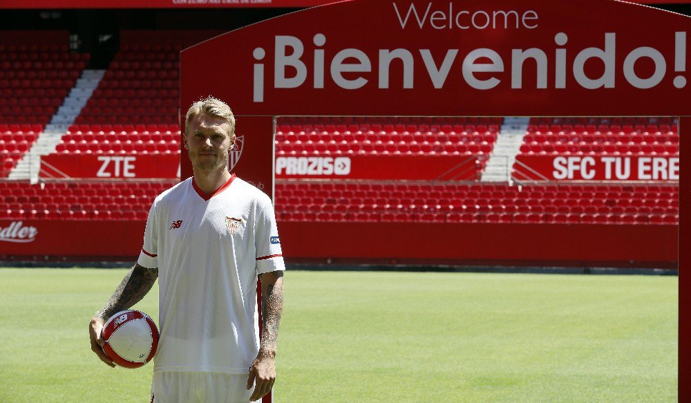 Kjaer Sevilla’ya İmzayı Attı