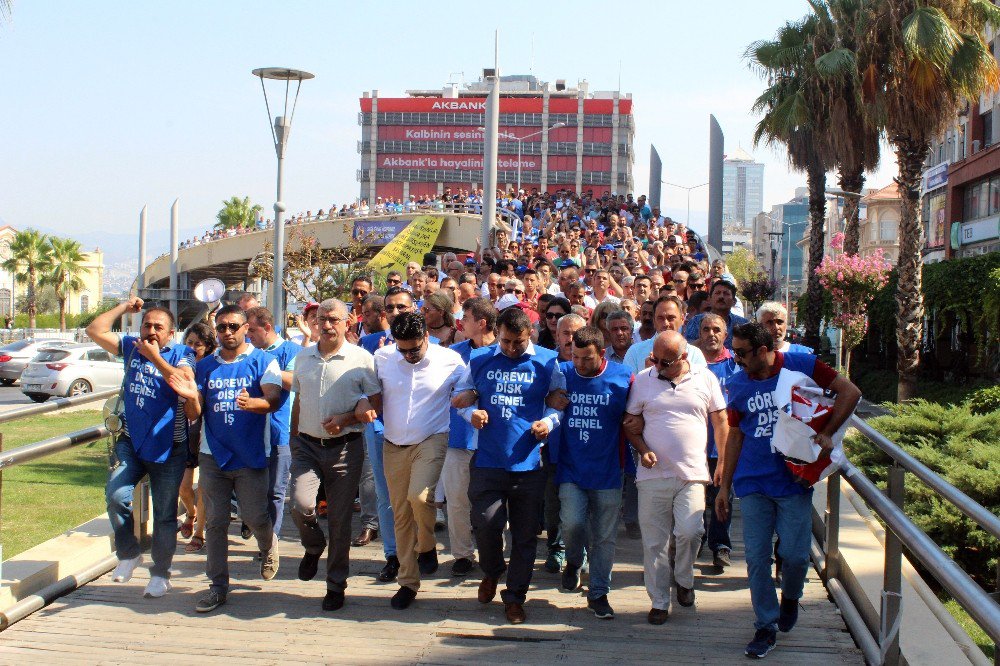 İşçiler Yarım Gün İş Bıraktı