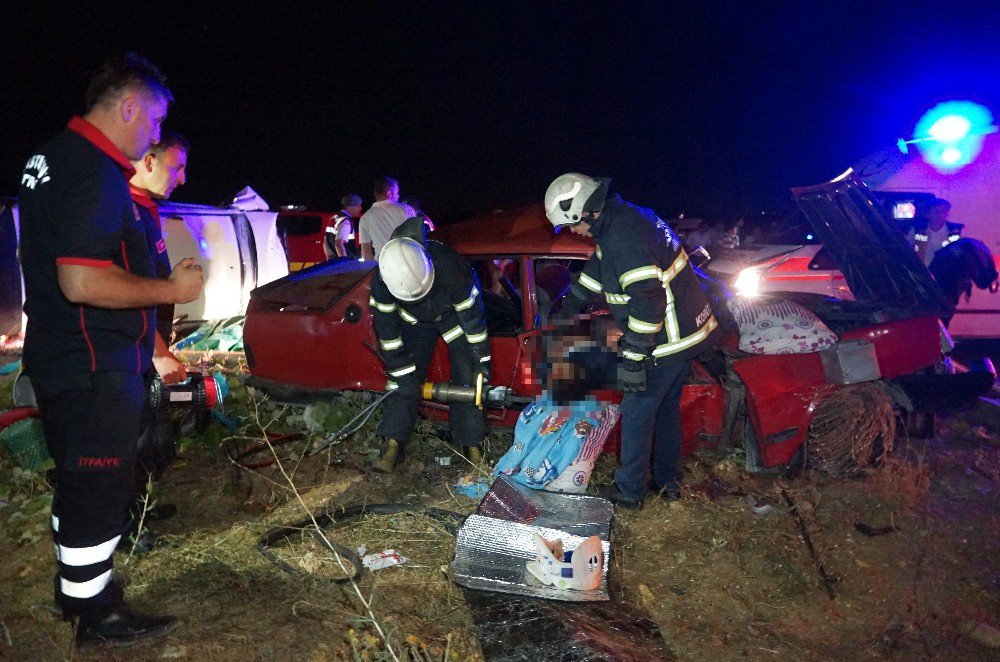 Kastamonu’da Kavşakta Feci Kaza: 2 Ölü, 6 Yaralı