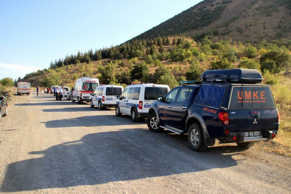 Dağda İntihara Teşebbüs Etti, Kurtarılmayı Bekledi