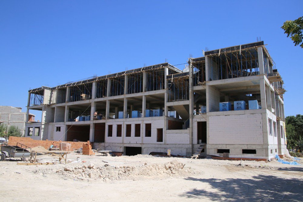 Karaman Belediyesinin Yaptırdığı Okullar Hızla Yükseliyor