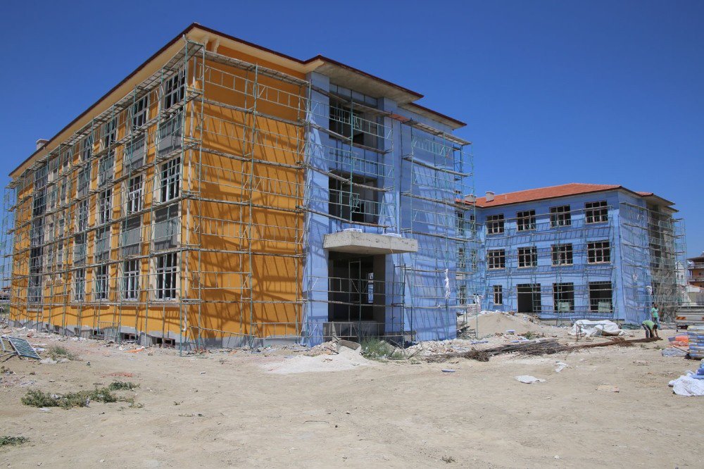 Karaman Belediyesinin Yaptırdığı Okullar Hızla Yükseliyor