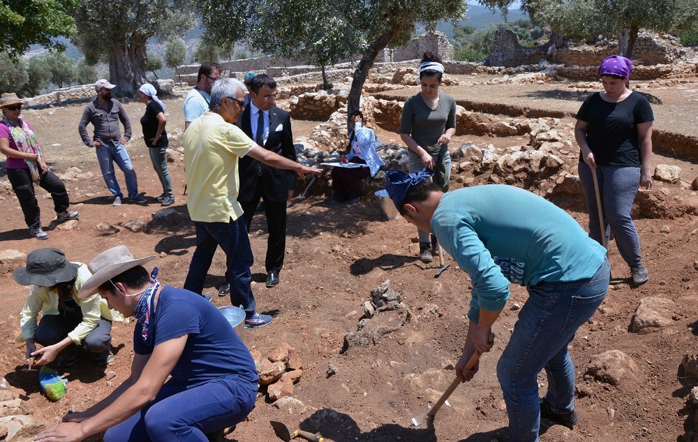 Milas’ta Geçmişten Günümüze Ulaşan ‘Menteşe Beyliği’ Gün Yüzüne Çıkartılıyor