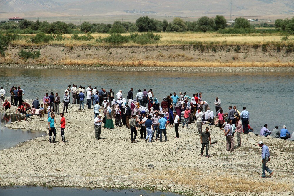 Yün Yıkayan Genç Kız Murat Nehri’nde Kayboldu