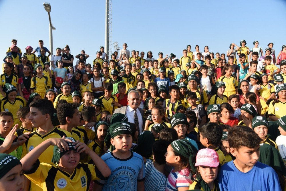 Osmaniye’de Yaz Spor Okullarına 2 Bin Öğrenci Katıldı
