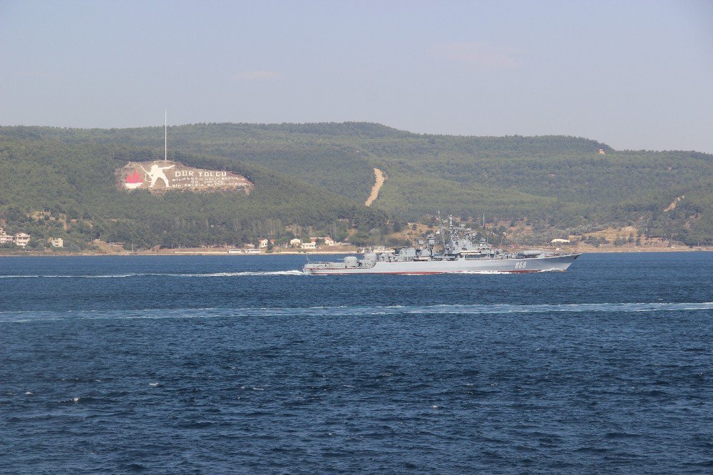 Rus Savaş Gemisi Çanakkale Boğazı’ndan Geçti