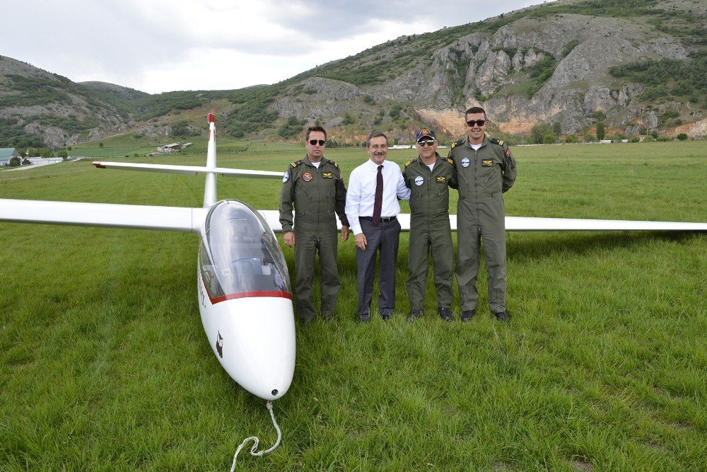 Thk’dan Başkan Ataç’a Planör Uçuş Belgesi