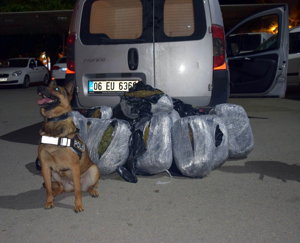 Uyuşturucu Satıcılarına Nefes Aldırmayan Mersin Polisi Türkiye Birincisi