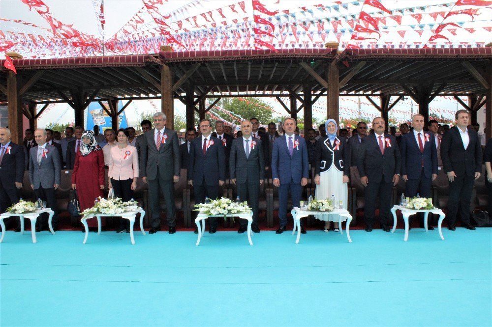 Tutuklu Ve Hükümlülerin El Emeği Ürünleri Görücüye Çıktı